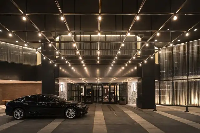 Four Seasons Hotel Houston in Houston, hotel facade