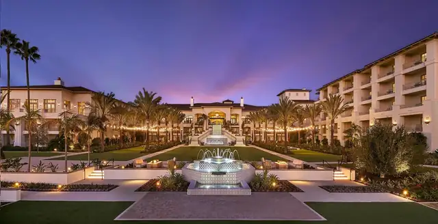 Park Hyatt Aviara in Carlsbad, hotel with a central fountain and palm trees